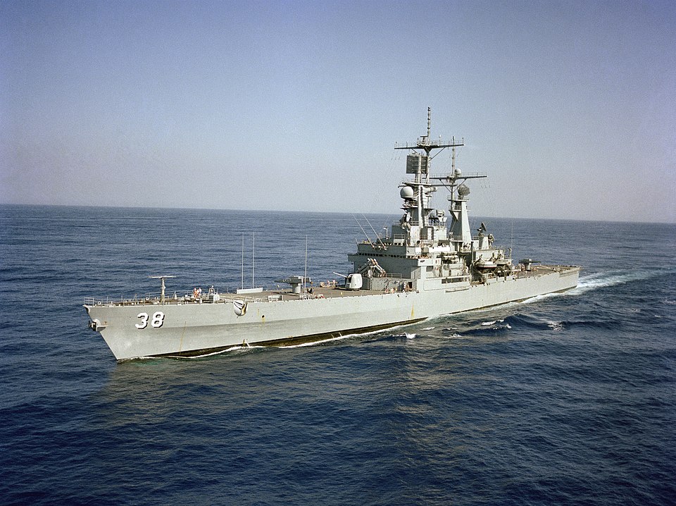파일:USS_Virginia_CGN38.jpg