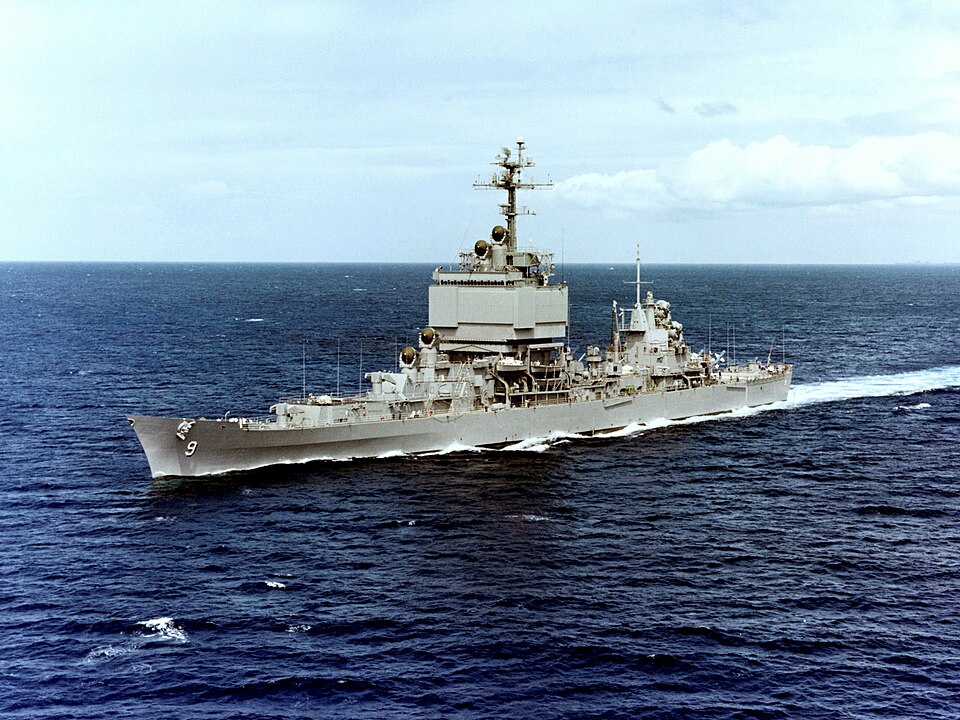 파일:USS_Long_Beach_CGN9.jpg