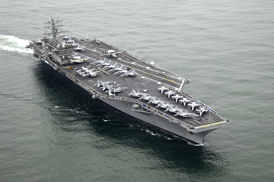 파일:USS_Nimitz_CVN68.jpg